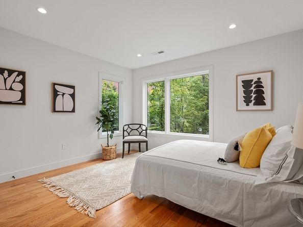 110 Harvard St 110, Newton MA 02460