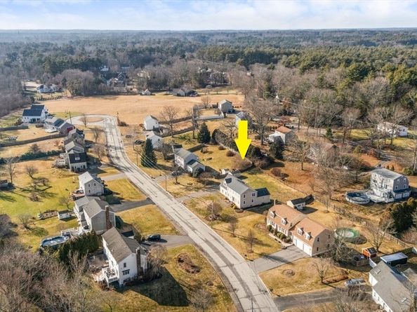 35 Nelson Dr, Bridgewater MA 02324