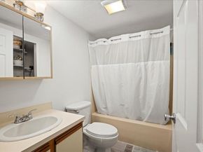 36B Gibbs St 18, Worcester MA 01607