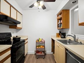 36B Gibbs St 18, Worcester MA 01607