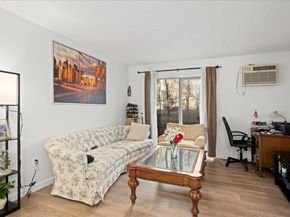 36B Gibbs St 18, Worcester MA 01607