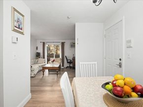 36B Gibbs St 18, Worcester MA 01607