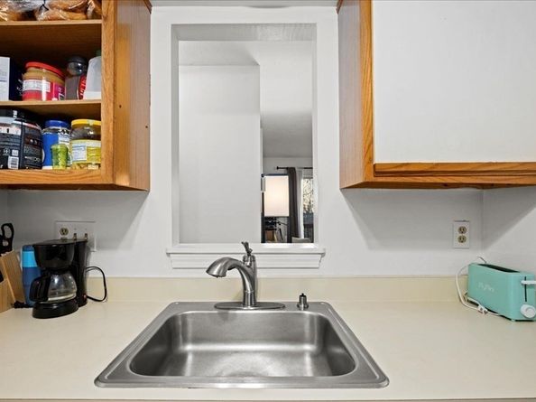 36B Gibbs St 18, Worcester MA 01607