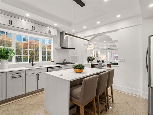 10 Washington Park, Newton MA 02460