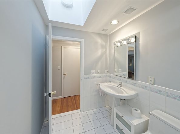 1 Brookvale Rd, Framingham MA 01701