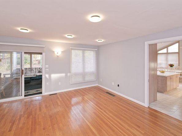 1 Brookvale Rd, Framingham MA 01701