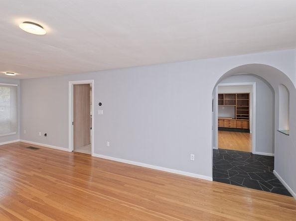 1 Brookvale Rd, Framingham MA 01701