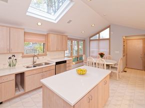 1 Brookvale Rd, Framingham MA 01701