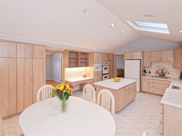 1 Brookvale Rd, Framingham MA 01701