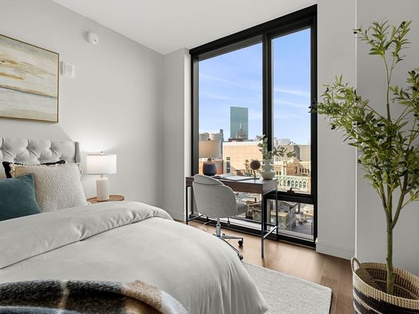 55 Lagrange St 1703, Boston MA 02116