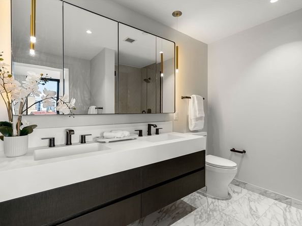 55 Lagrange St 1703, Boston MA 02116