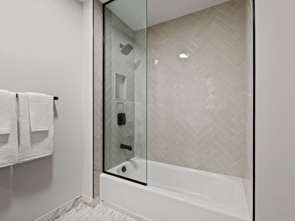 55 Lagrange St 1703, Boston MA 02116