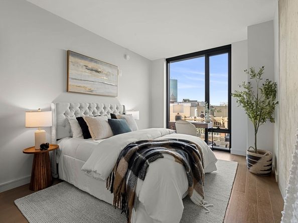 55 Lagrange St 1703, Boston MA 02116