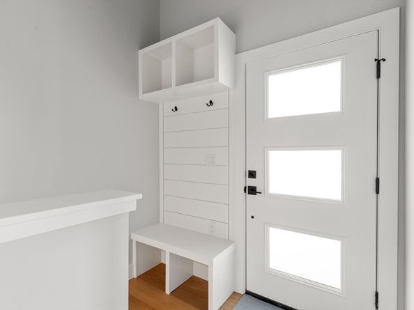 308 Newton Street 1F, Waltham MA 02453