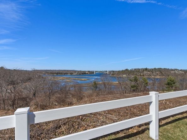 145 Essex Ave 512, Gloucester MA 01930