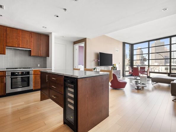 580 Washington St PH5, Boston MA 02111