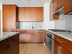 580 Washington St PH5, Boston MA 02111