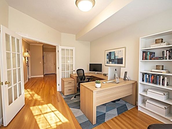 1 Lenox St 102, Norwood MA 02062