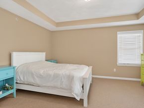27 Autumn Ln 27, Northborough MA 01532