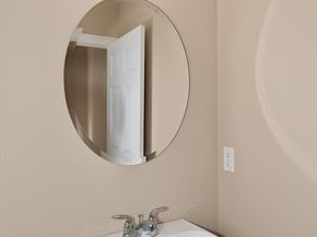 27 Autumn Ln 27, Northborough MA 01532