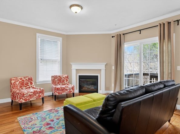 27 Autumn Ln 27, Northborough MA 01532