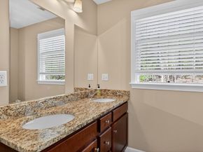 27 Autumn Ln 27, Northborough MA 01532