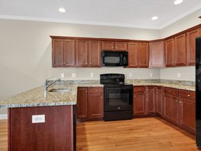 27 Autumn Ln 27, Northborough MA 01532
