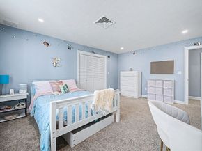 7 S Barn Rd, Hopkinton MA 01748