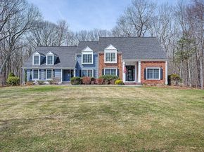7 S Barn Rd, Hopkinton MA 01748