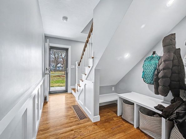 7 S Barn Rd, Hopkinton MA 01748