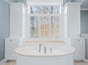 7 S Barn Rd, Hopkinton MA 01748