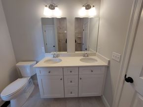 20B Crownshield, Uxbridge MA 01569