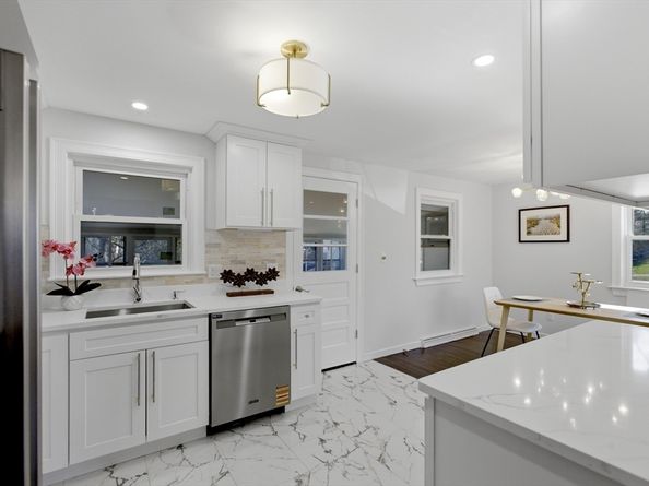 607 Turnpike St, Stoughton MA 02072