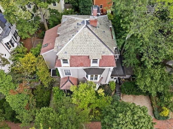 32 Hawthorn St, Cambridge MA 02138