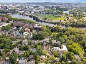 32 Hawthorn St, Cambridge MA 02138