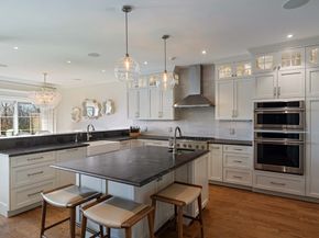 56 Crescent Rd 56, Needham MA 02494