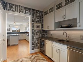 56 Crescent Rd 56, Needham MA 02494