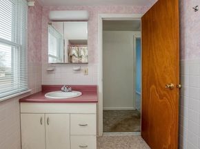 18 Howie Rd, Braintree MA 02184