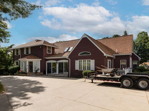 27 Old Upton Rd, Grafton MA 01519