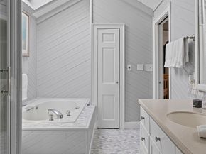 27 Old Upton Rd, Grafton MA 01519
