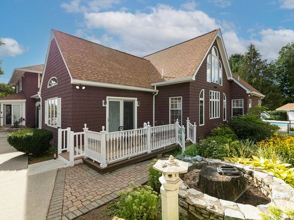 27 Old Upton Rd, Grafton MA 01519