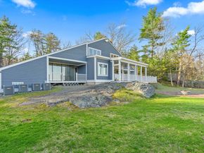 16 Huckleberry Hill Road, Lincoln MA 01773