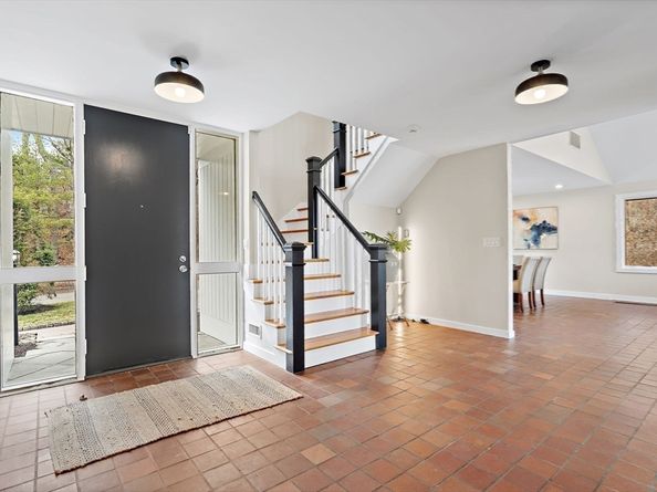 16 Huckleberry Hill Road, Lincoln MA 01773