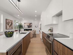16 Stearns 302, Wellesley MA 02482