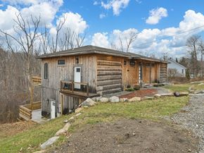 22 Woodbury St, Gloucester MA 01930