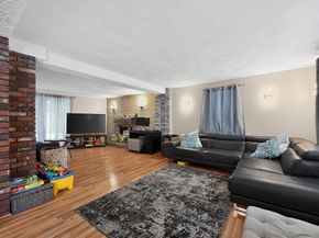 74 Alandale Pkwy, Norwood MA 02062