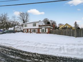 74 Alandale Pkwy, Norwood MA 02062