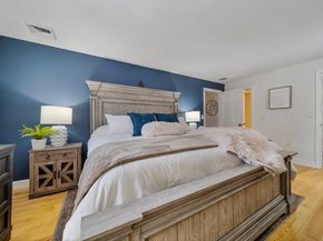 8 Ridgefield Rd, Norfolk MA 02056