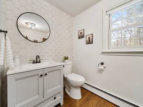 8 Ridgefield Rd, Norfolk MA 02056