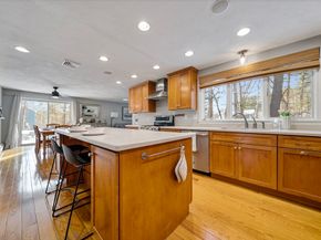 8 Ridgefield Rd, Norfolk MA 02056